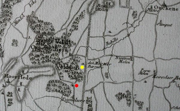 De barriere-herberg Den Meirlaer (gele stip) langs de Meensesteenweg. Onderaan het Gasthuis ten Bunderen (rode stip). Bron: Carte Marchande (1777-1778) van de Oostenrijkse generaal Joseph de Ferraris.